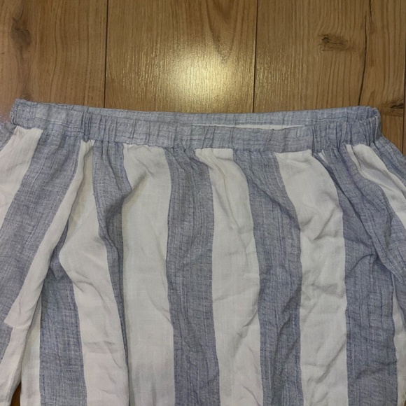 LF Seek The Label  XS. Off-shoulder, Bell sleeve, Linen - Picture 10 of 10